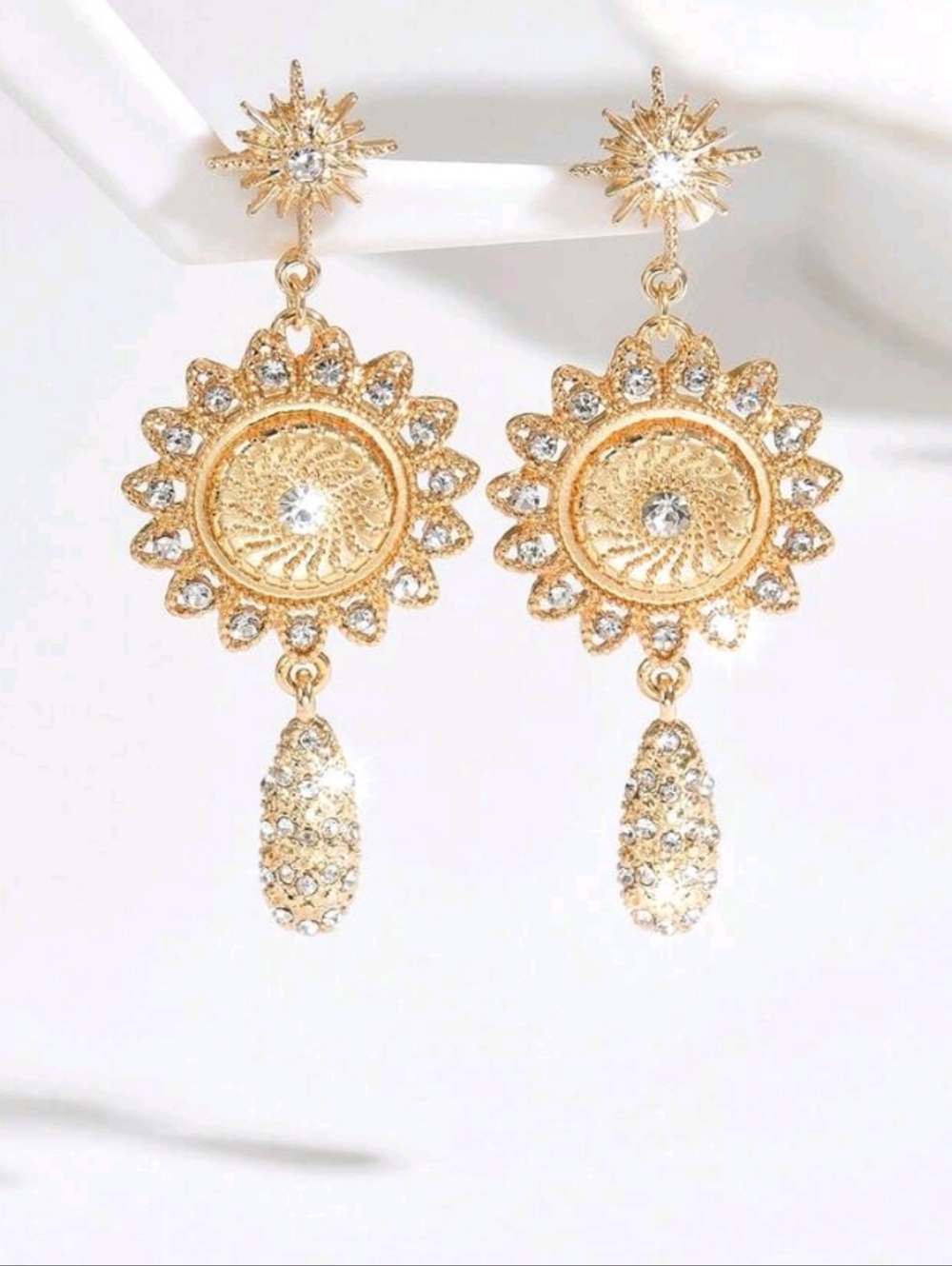BRAND NEW ** Gold Sunburst Crystal Drop Earrings